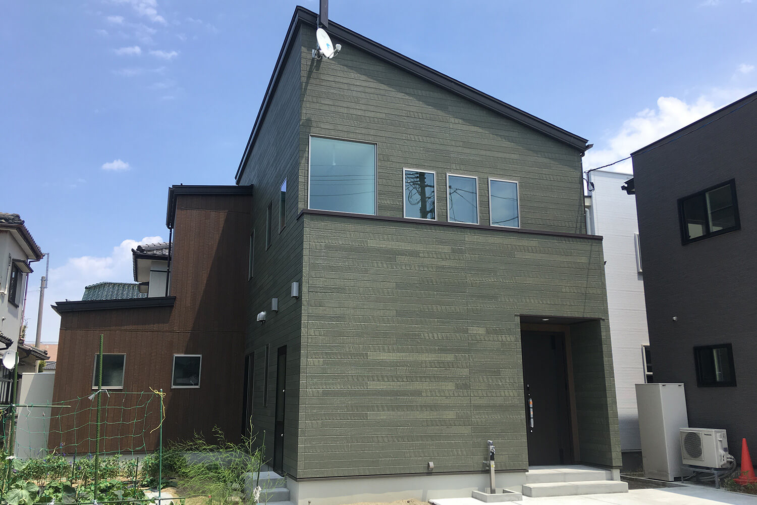 吹抜けの陽が心地よい家